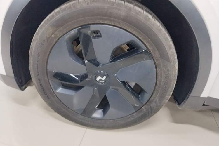 Used ONVO L60 2024 60 kWh Rear-Drive Version Left Front Wheel Hub