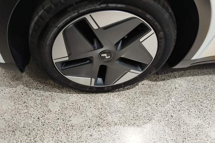 Used ONVO L60 2024 60 kWh All-Wheel Drive Left Front Wheel Hub
