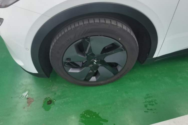 Used ONVO L60 2024 60 kWh Rear-Drive Version Left Front Wheel Hub