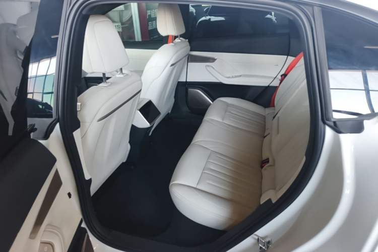 Used ONVO L60 2024 60 kWh Rear-Drive Version Left Rear Seat