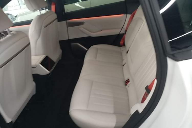 Used ONVO L60 2024 60 kWh Rear-Drive Version Left Rear Seat