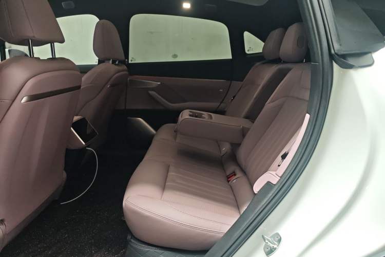 Used ONVO L60 2024 60 kWh Rear-Drive Version Left Rear Seat