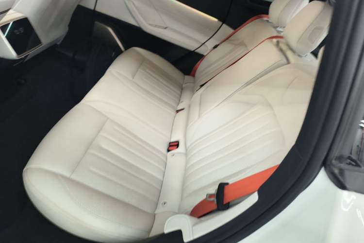 Used ONVO L60 2024 60 kWh Rear-Drive Version Left Rear Seat