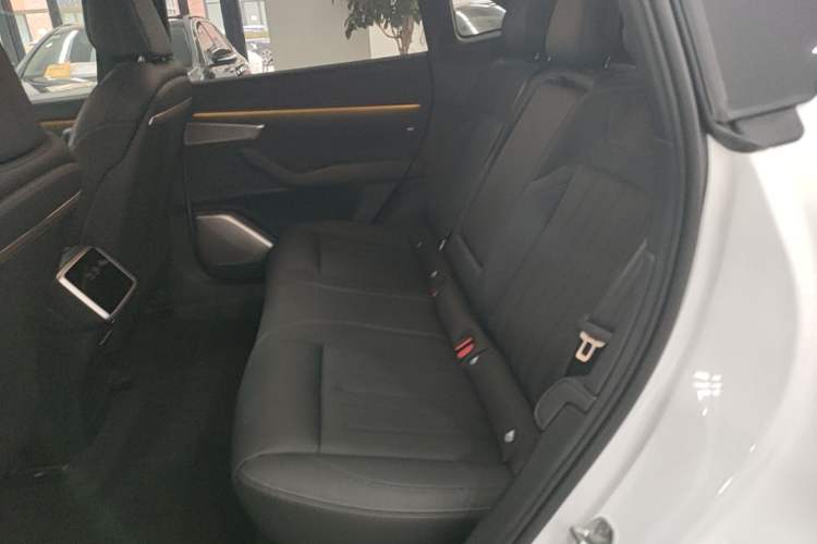Used ONVO L60 2024 60 kWh Rear-Drive Version Left Rear Seat
