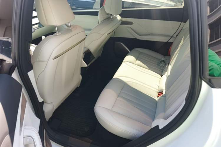 Used ONVO L60 2024 60 kWh Rear-Drive Version Left Rear Seat