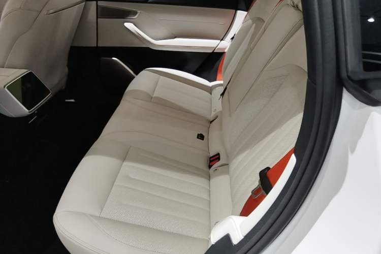 Used ONVO L60 2024 60 kWh All-Wheel Drive Left Rear Seat