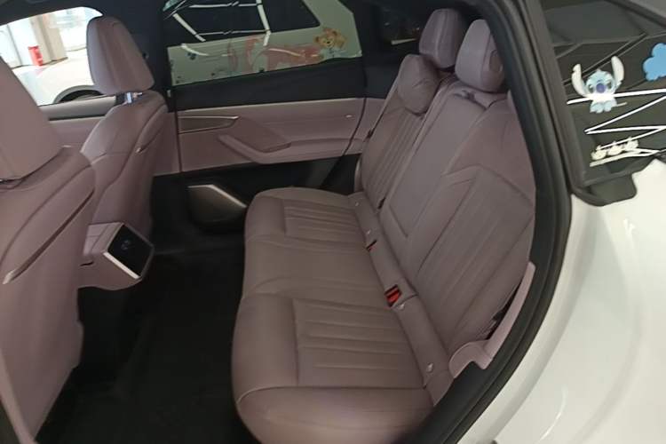 Used ONVO L60 2024 60 kWh Rear-Drive Version Left Rear Seat