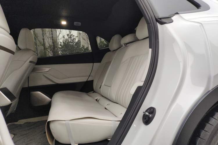 Used ONVO L60 2024 60 kWh Rear-Drive Version Left Rear Seat