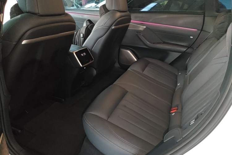 Used ONVO L60 2024 60 kWh Rear-Drive Version Left Rear Seat