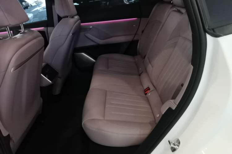 Used ONVO L60 2024 60 kWh Rear-Drive Version Left Rear Seat