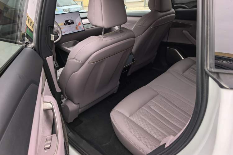 Used ONVO L60 2024 60 kWh Rear-Drive Version Left Rear Seat