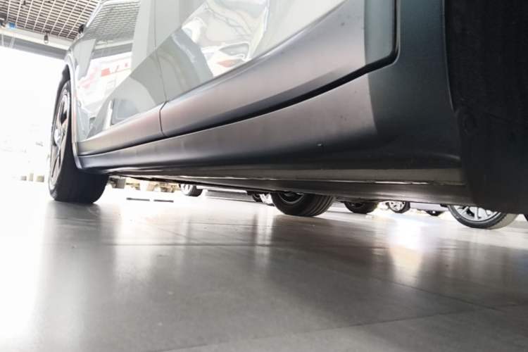 Used ONVO L60 2024 60 kWh Rear-Drive Version Left Side Sill