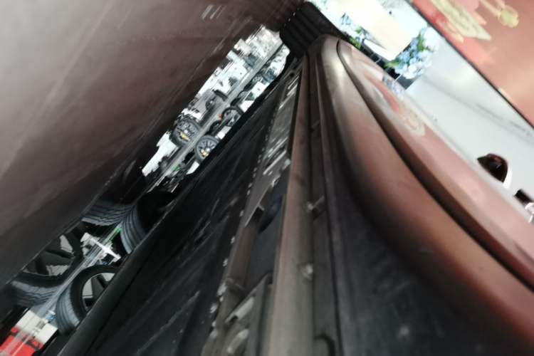Used ONVO L60 2024 60 kWh Rear-Drive Version Left Side Sill