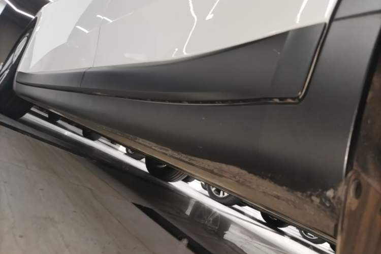 Used ONVO L60 2024 60 kWh Rear-Drive Version Left Side Sill