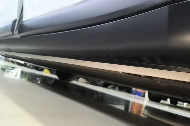 Used ONVO L60 2024 60 kWh Rear-Drive Version Left Side Sill
