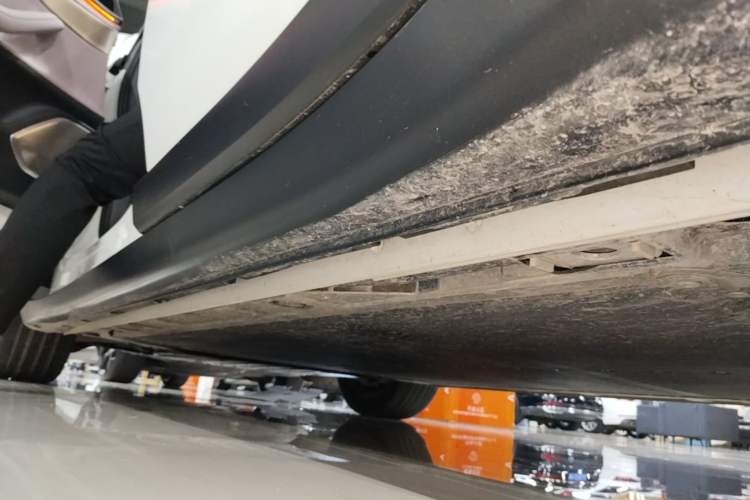 Used ONVO L60 2024 60 kWh Rear-Drive Version Left Side Sill