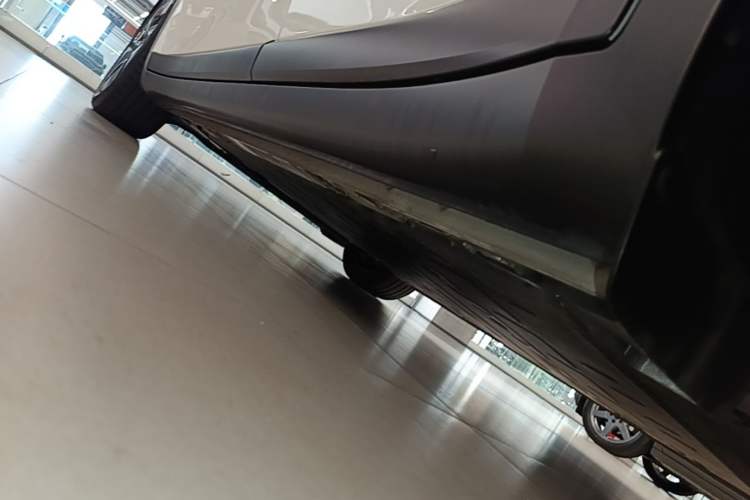 Used ONVO L60 2024 60 kWh Rear-Drive Version Left Side Sill