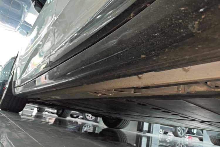 Used ONVO L60 2024 60 kWh Rear-Drive Version Left Side Sill