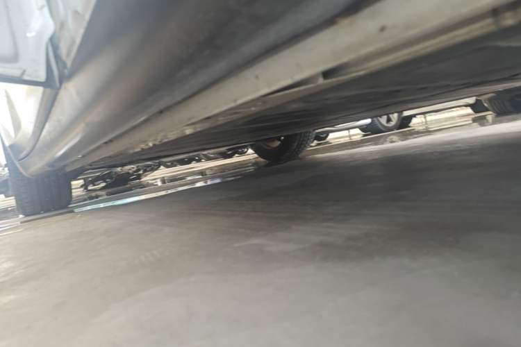 Used ONVO L60 2024 60 kWh Rear-Drive Version Left Side Sill