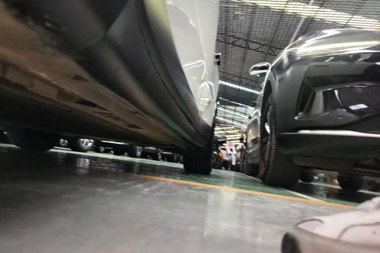 Used ONVO L60 2024 60 kWh Rear-Drive Version Left Side Sill