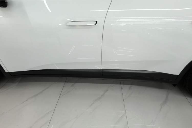 Used ONVO L60 2024 60 kWh Rear-Drive Version Left Side Sill