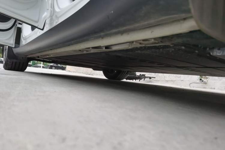 Used ONVO L60 2024 60 kWh Rear-Drive Version Left Side Sill