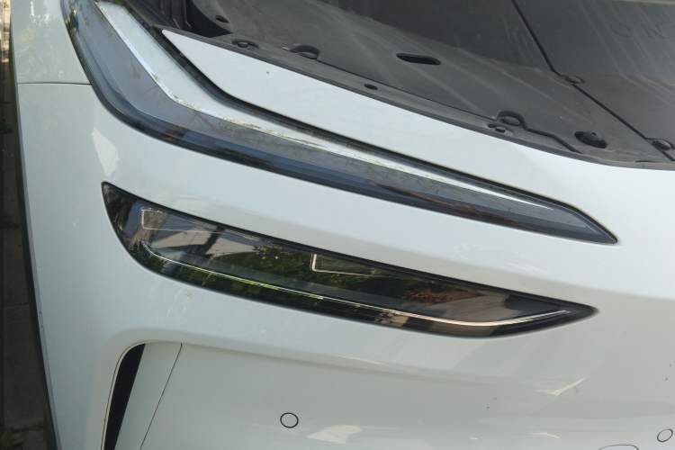 Used ONVO L60 2024 60 kWh Rear-Drive Version Right Front Headlight