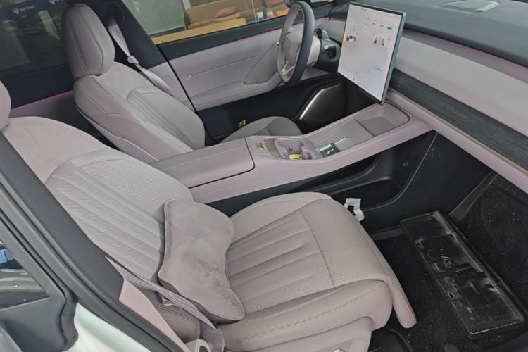 Used ONVO L60 2024 60 kWh Rear-Drive Version Right Front Seat