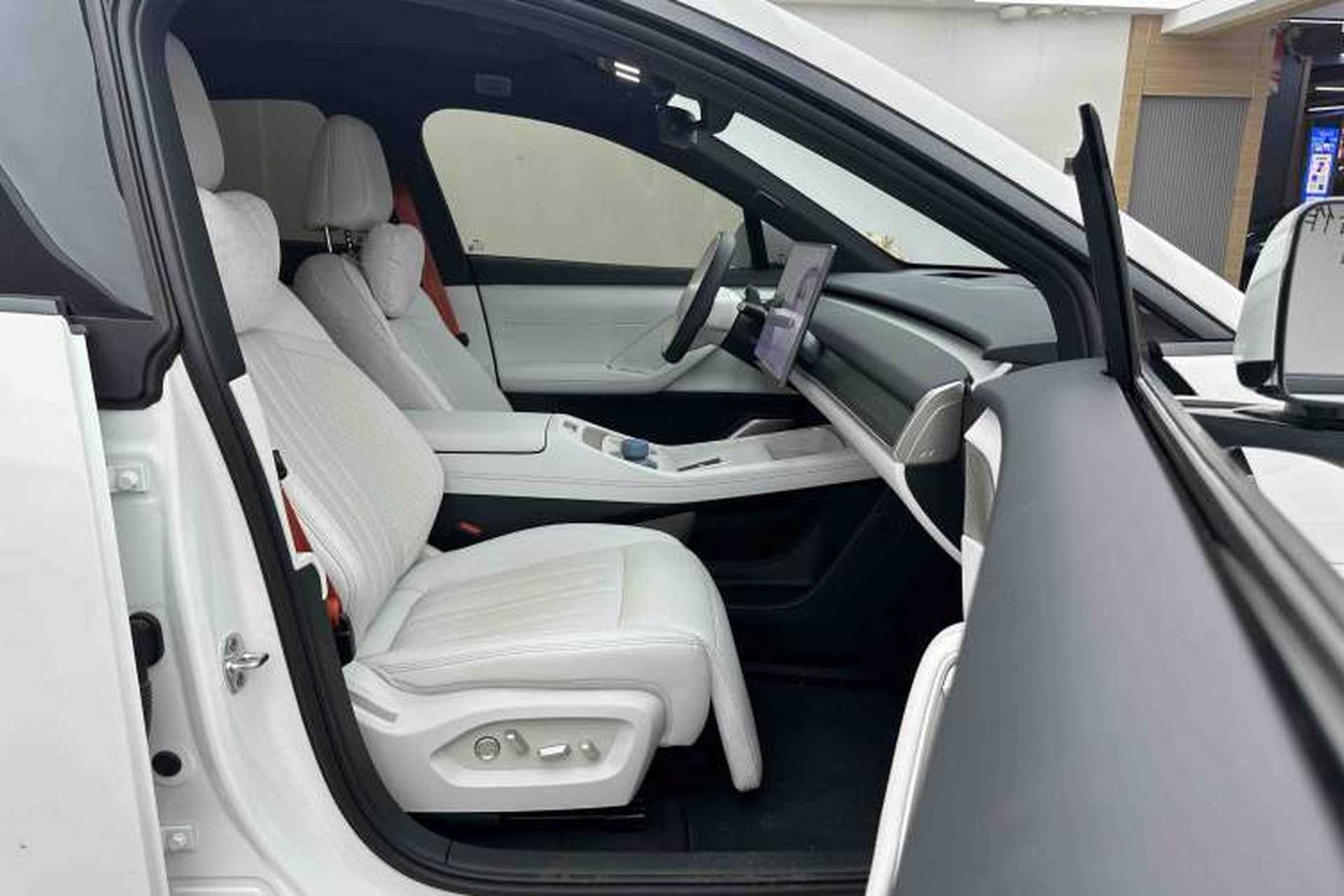 Used ONVO L60 2024 60 kWh Rear-Drive Version Right Front Seat