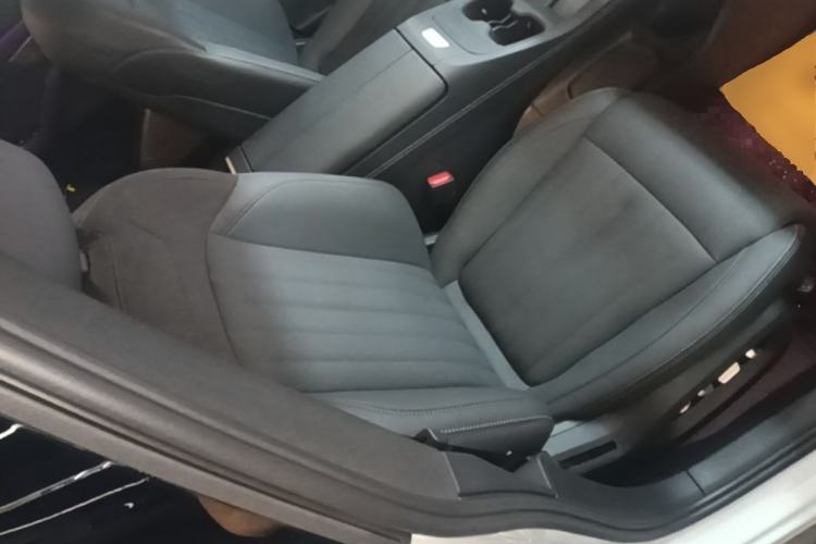 Used ONVO L60 2024 60 kWh Rear-Drive Version Right Front Seat