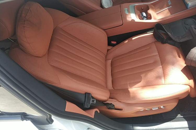 Used ONVO L60 2024 60 kWh Rear-Drive Version Right Front Seat
