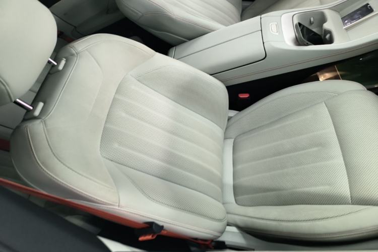 Used ONVO L60 2024 60 kWh Rear-Drive Version Right Front Seat