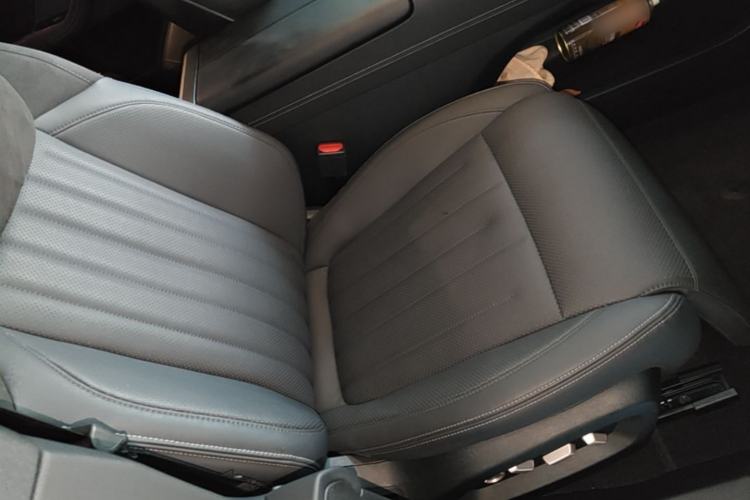 Used ONVO L60 2024 60 kWh Rear-Drive Version Right Front Seat
