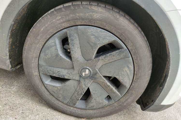 Used ONVO L60 2024 60 kWh Rear-Drive Version Right Front Wheel Hub