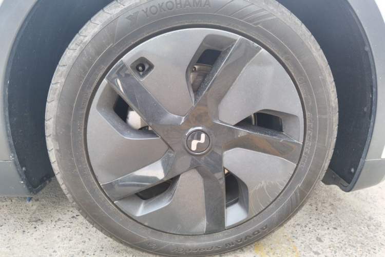 Used ONVO L60 2024 60 kWh Rear-Drive Version Right Front Wheel Hub