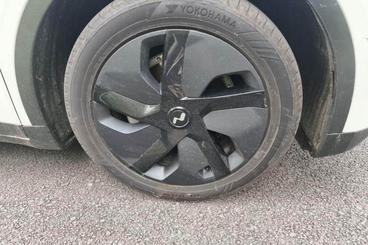 Used ONVO L60 2024 60 kWh Rear-Drive Version Right Front Wheel Hub