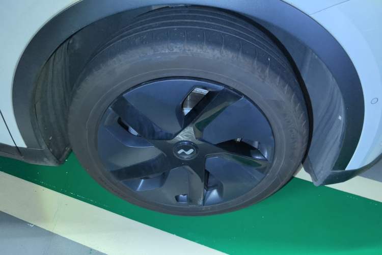 Used ONVO L60 2024 60 kWh Rear-Drive Version Right Front Wheel Hub