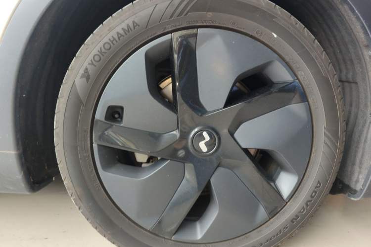 Used ONVO L60 2024 60 kWh Rear-Drive Version Right Front Wheel Hub