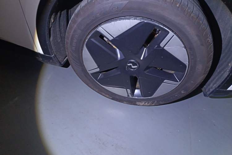 Used ONVO L60 2024 60 kWh Rear-Drive Version Right Front Wheel Hub