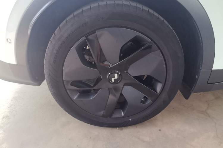 Used ONVO L60 2024 60 kWh Rear-Drive Version Right Rear Wheel Hub