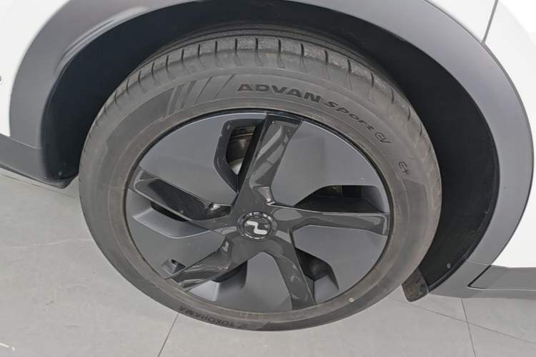 Used ONVO L60 2024 60 kWh Rear-Drive Version Right Rear Wheel Hub
