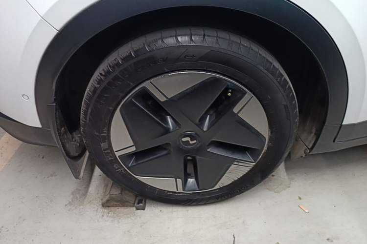Used ONVO L60 2024 60 kWh Rear-Drive Version Right Rear Wheel Hub