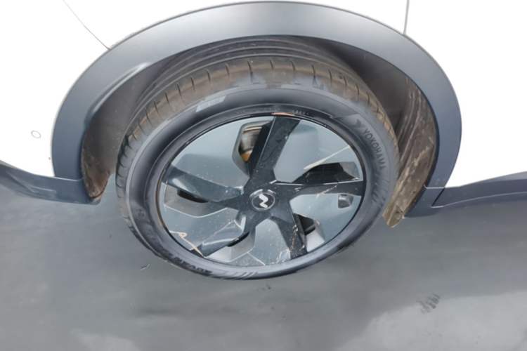 Used ONVO L60 2024 60 kWh Rear-Drive Version Right Rear Wheel Hub