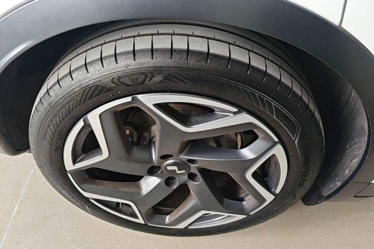 Used ONVO L60 2024 60 kWh All-Wheel Drive Right Rear Wheel Hub
