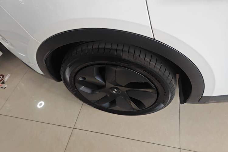 Used ONVO L60 2024 60 kWh Rear-Drive Version Right Rear Wheel Hub