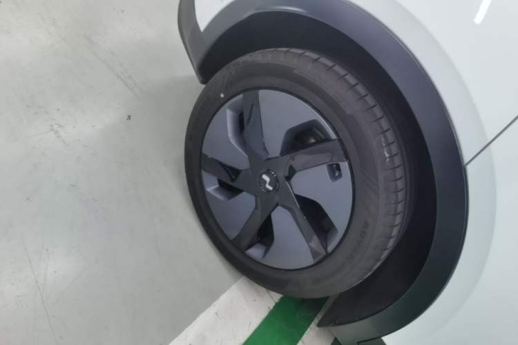 Used ONVO L60 2024 60 kWh Rear-Drive Version Right Rear Wheel Hub