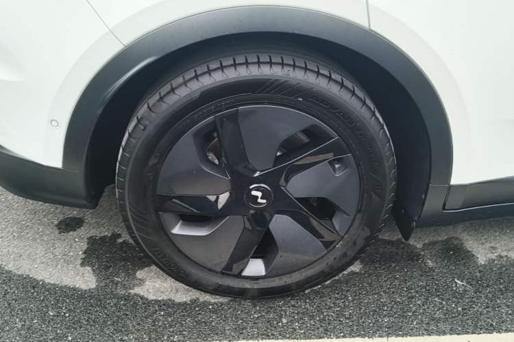 Used ONVO L60 2024 60 kWh Rear-Drive Version Right Rear Wheel Hub