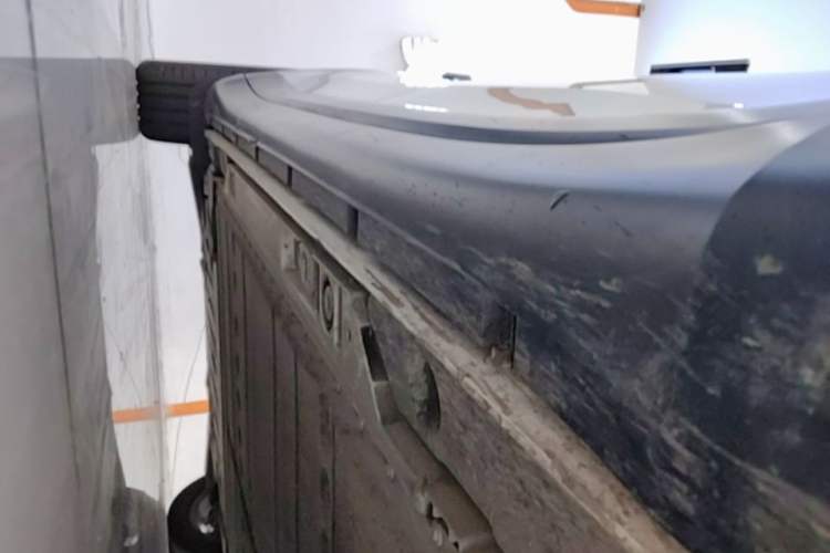 Used ONVO L60 2024 60 kWh Rear-Drive Version Right Side Sill