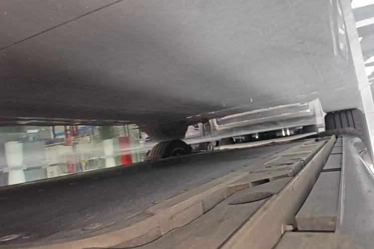 Used ONVO L60 2024 60 kWh Rear-Drive Version Right Side Sill