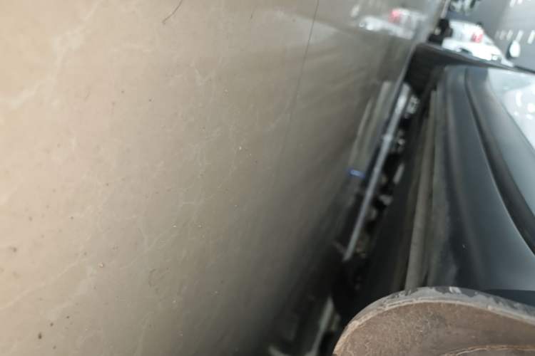 Used ONVO L60 2024 60 kWh Rear-Drive Version Right Side Sill